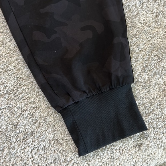 CRZ YOGA Camo Print Jogger Pants - Picture 5 of 8